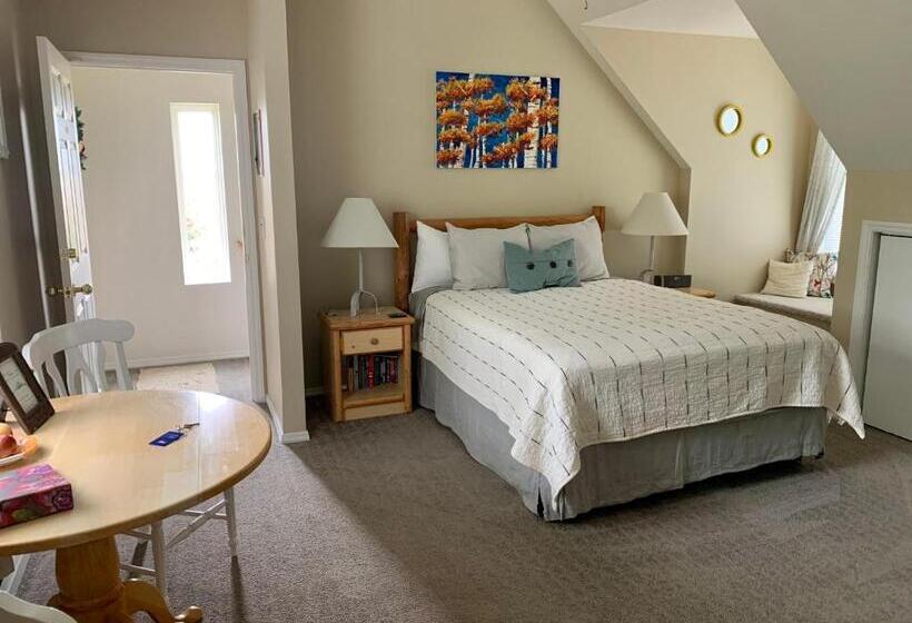 تختخواب و صبحانه Fox Hollow Inn