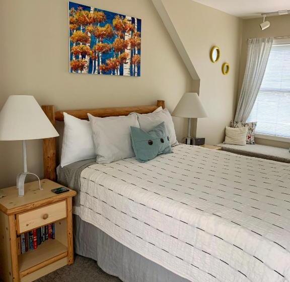 تختخواب و صبحانه Fox Hollow Inn