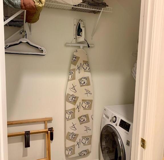 تختخواب و صبحانه Fox Hollow Inn