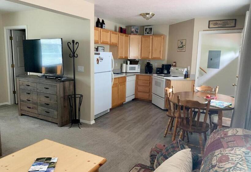 تختخواب و صبحانه Fox Hollow Inn