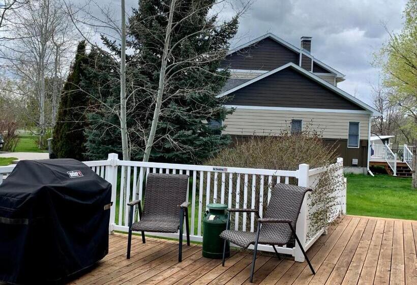 تختخواب و صبحانه Fox Hollow Inn