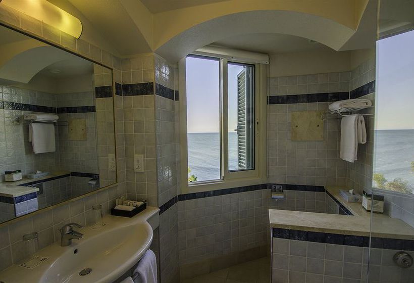 Columbia Beachotel Pissouri