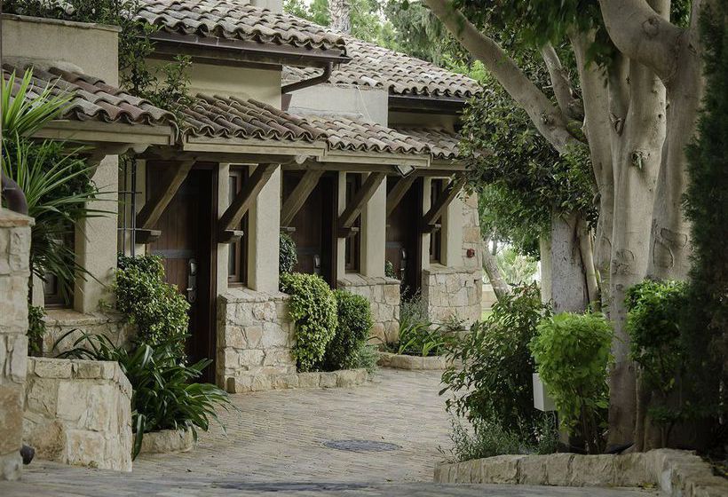 Columbia Beachotel Pissouri