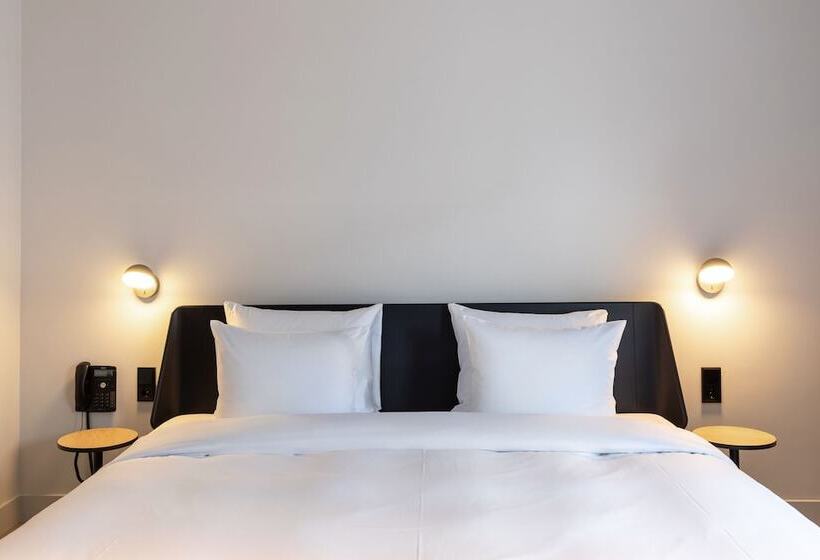 Conscious Hotel Museum Square