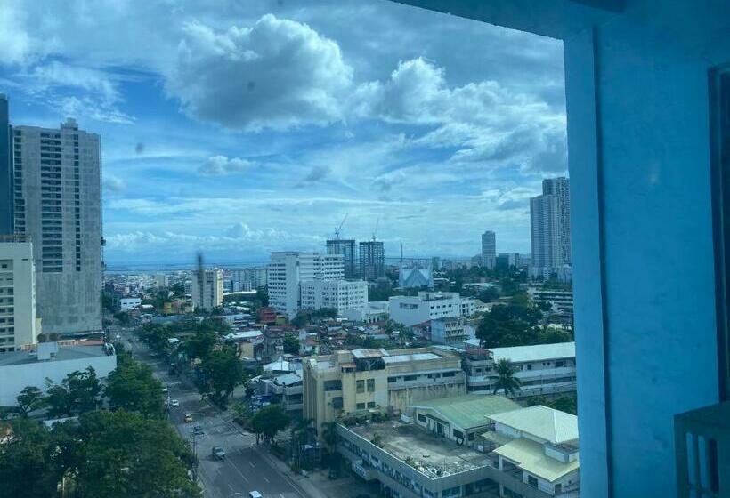 호텔 Golden Peak Condo