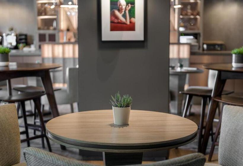 Ac Hotel Coslada Aeropuerto By Marriott