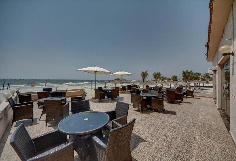 בית מלון כפרי Ajman Beach