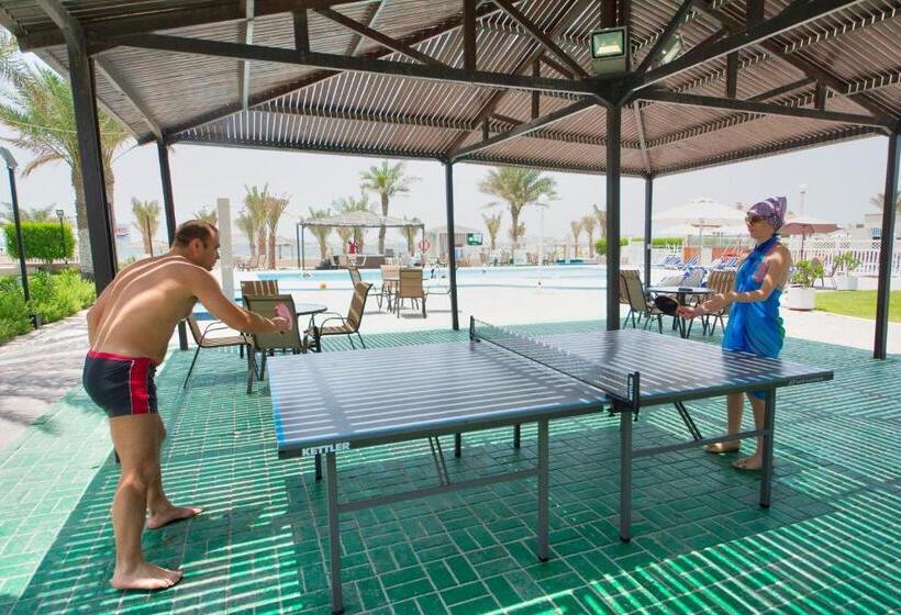 בית מלון כפרי Ajman Beach