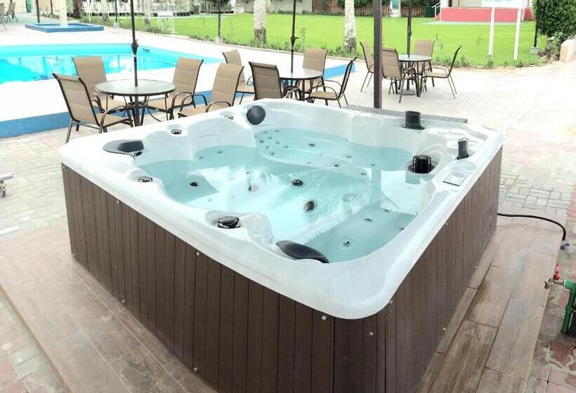 בית מלון כפרי Ajman Beach