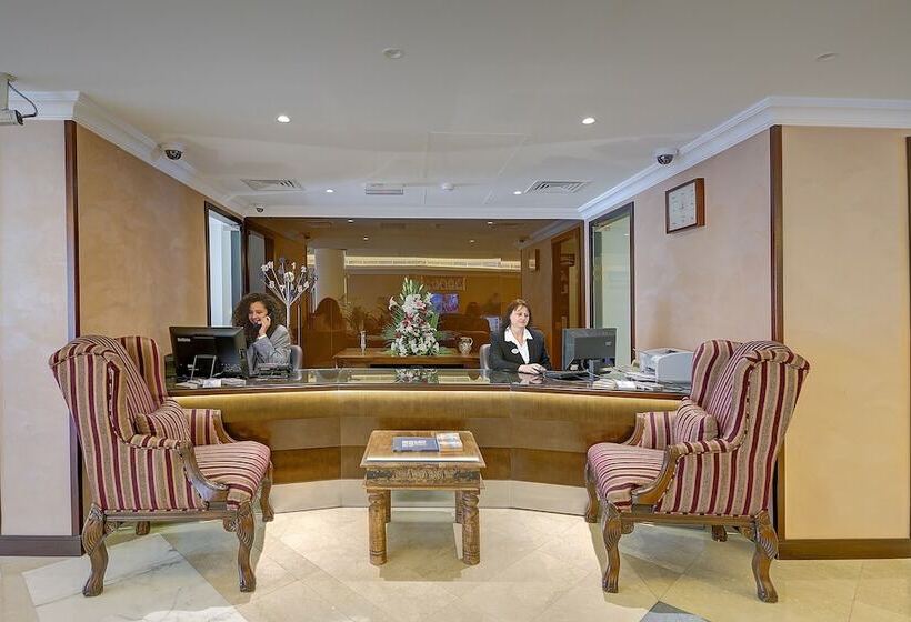 בית מלון כפרי Ajman Beach