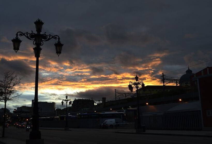 هتل Alda Estación Oviedo