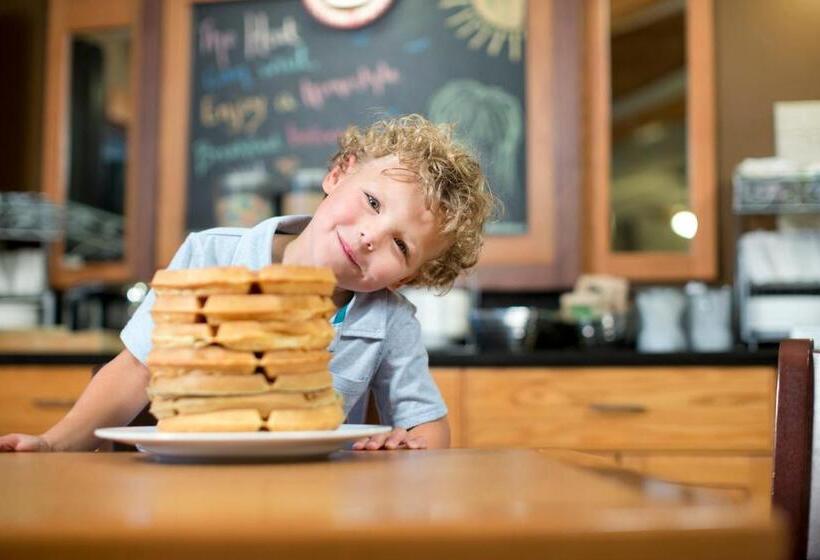 Отель Americinn By Wyndham Ashland