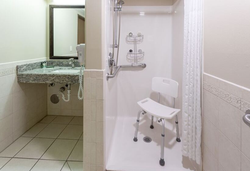 فندق Americinn By Wyndham Beaver Dam