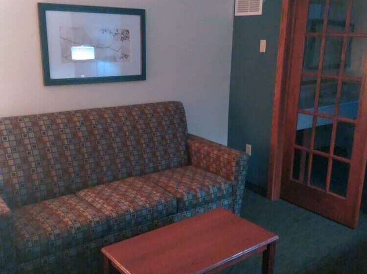 فندق Americinn By Wyndham Beulah