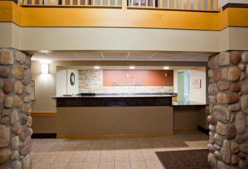 בית מלון כפרי Americinn By Wyndham Bismarck