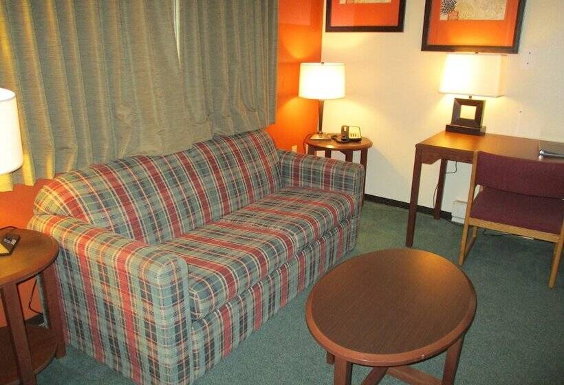 فندق Northwoods Inn & Suites Blackduck