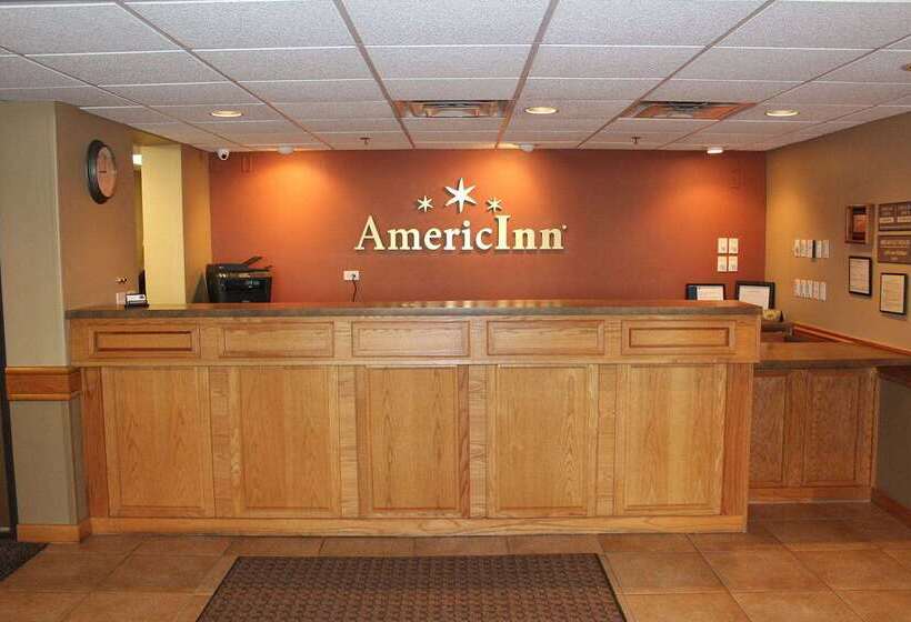 בית מלון כפרי Americinn By Wyndham Cedar Rapids Airport