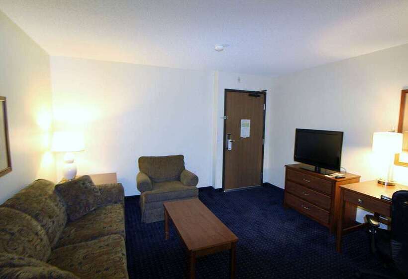 هتل Americinn By Wyndham Cedar Rapids Airport