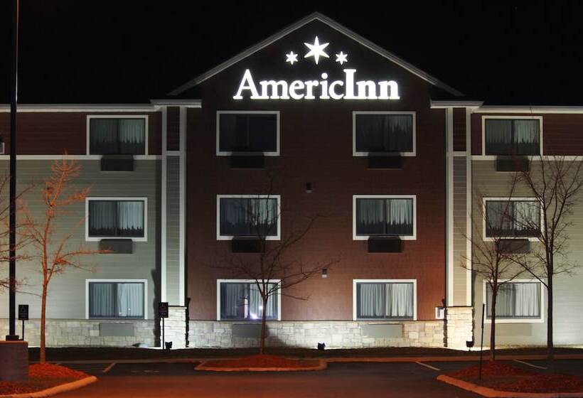 בית מלון כפרי Americinn By Wyndham Cedar Rapids Airport