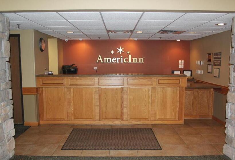 בית מלון כפרי Americinn By Wyndham Cedar Rapids Airport