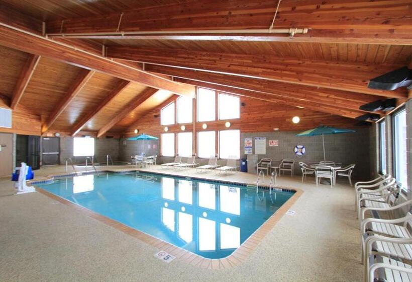 בית מלון כפרי Americinn By Wyndham Cedar Rapids Airport