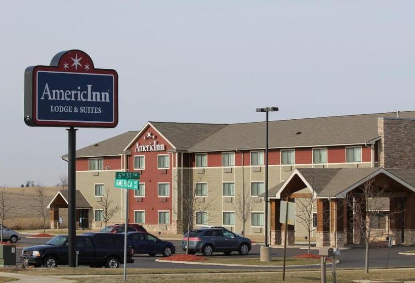 בית מלון כפרי Americinn By Wyndham Cedar Rapids Airport