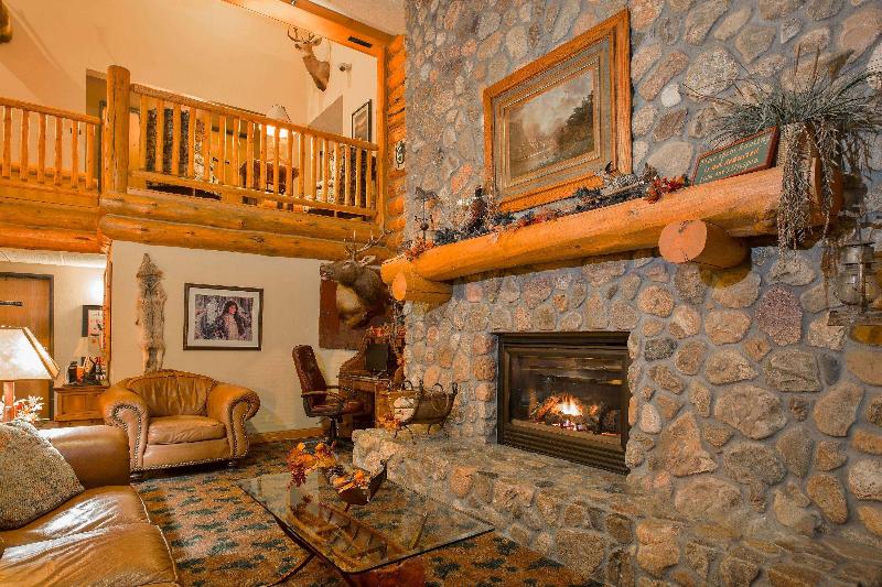 فندق Americinn By Wyndham Chamberlain  Conference Center