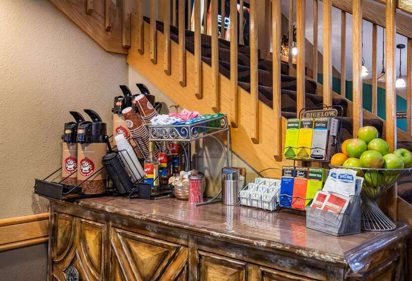 בית מלון כפרי Americinn By Wyndham Grand Forks