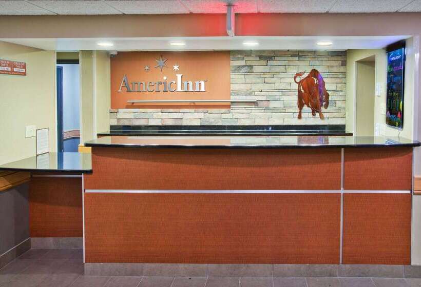 בית מלון כפרי Americinn By Wyndham Grand Forks