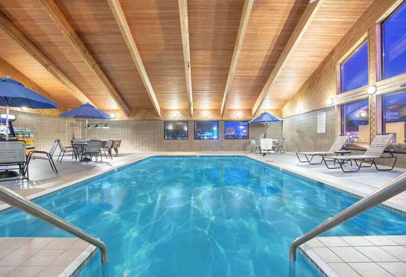 Отель Americinn By Wyndham Green Bay West