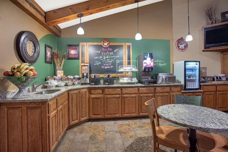 Отель Americinn By Wyndham Green Bay West