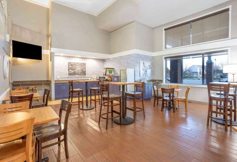 ホテル Americinn By Wyndham Madison South