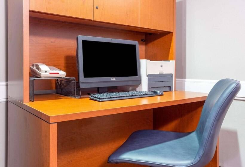 هتل Americinn By Wyndham Madison South