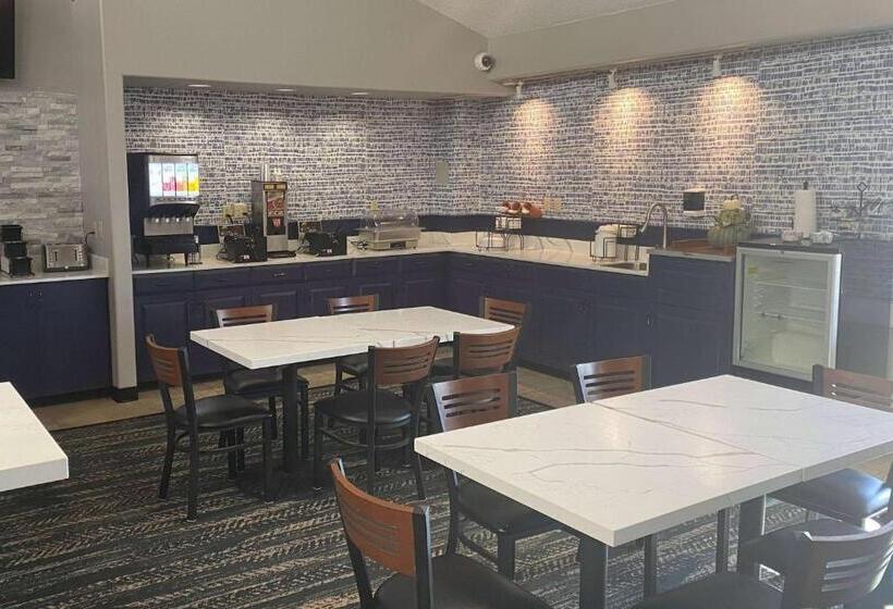 فندق Americinn By Wyndham Peoria