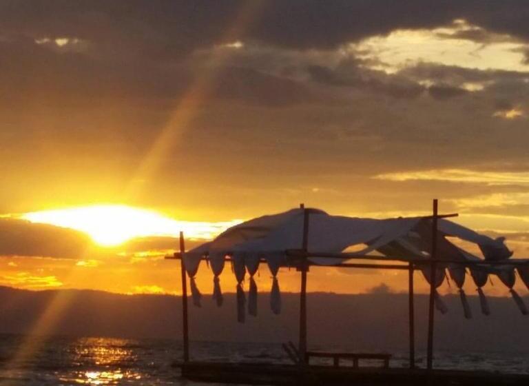 בית מלון כפרי Ananyana Beach Resort