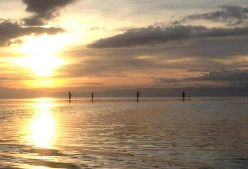 בית מלון כפרי Ananyana Beach Resort