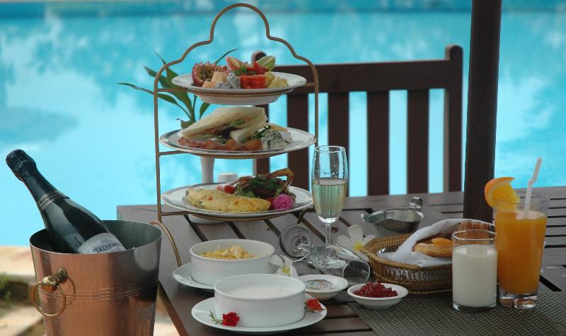 Отель Angkor Palace Suite & Villa