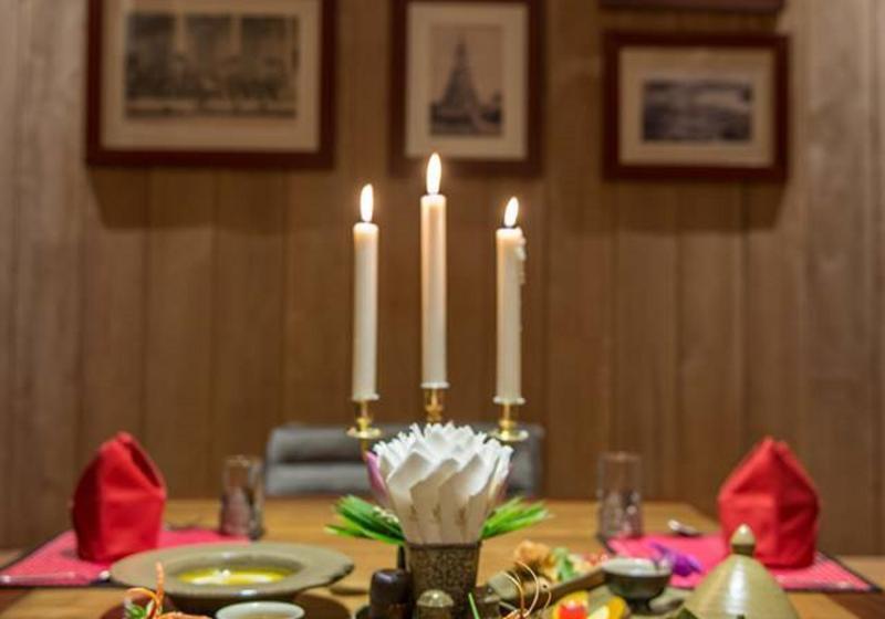 Отель Angkor Palace Suite & Villa