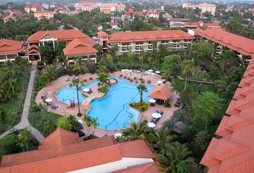 Отель Angkor Palace Suite & Villa