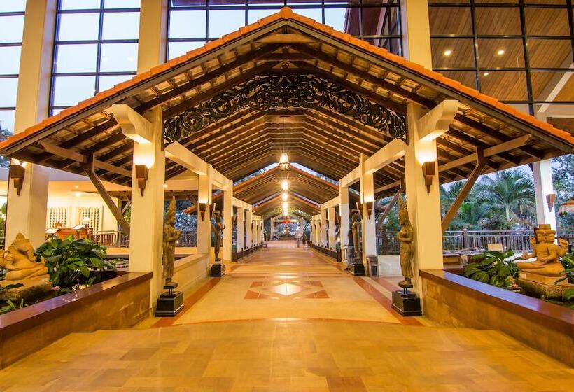 Отель Angkor Palace Suite & Villa