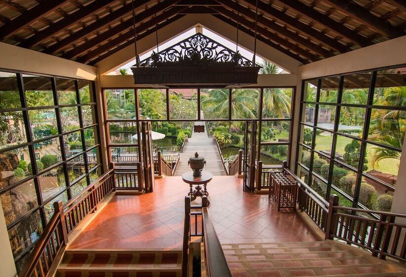 Отель Angkor Palace Suite & Villa