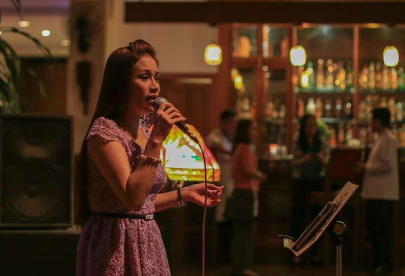 Отель Angkor Palace Suite & Villa