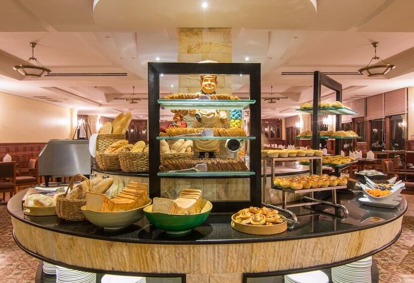 Отель Angkor Palace Suite & Villa