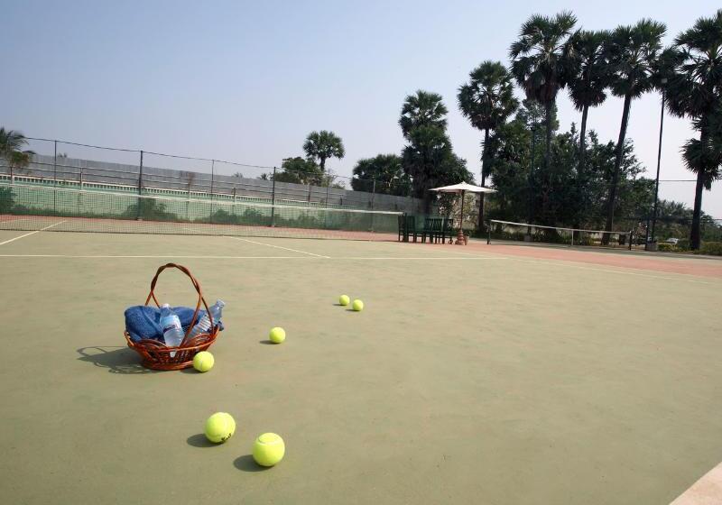 Отель Angkor Palace Suite & Villa