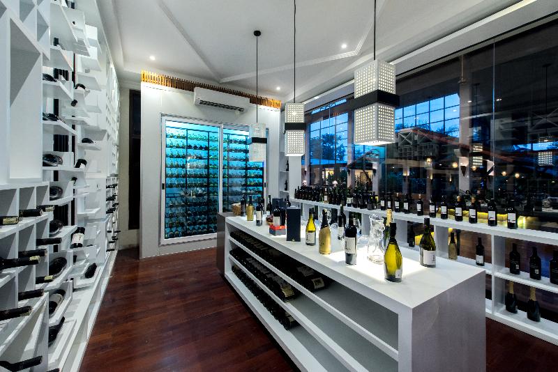 Отель Angkor Palace Suite & Villa