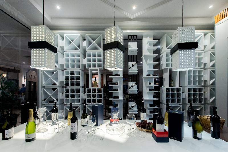 Отель Angkor Palace Suite & Villa