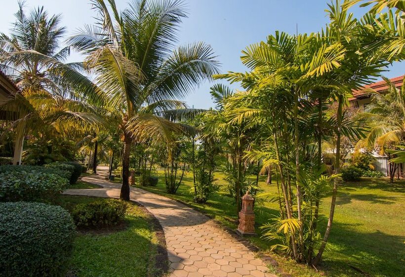 Отель Angkor Palace Suite & Villa