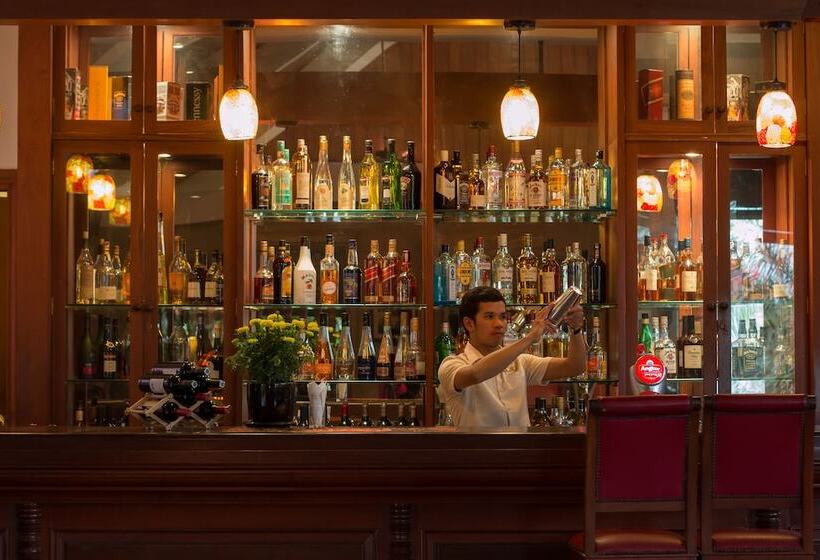 Отель Angkor Palace Suite & Villa