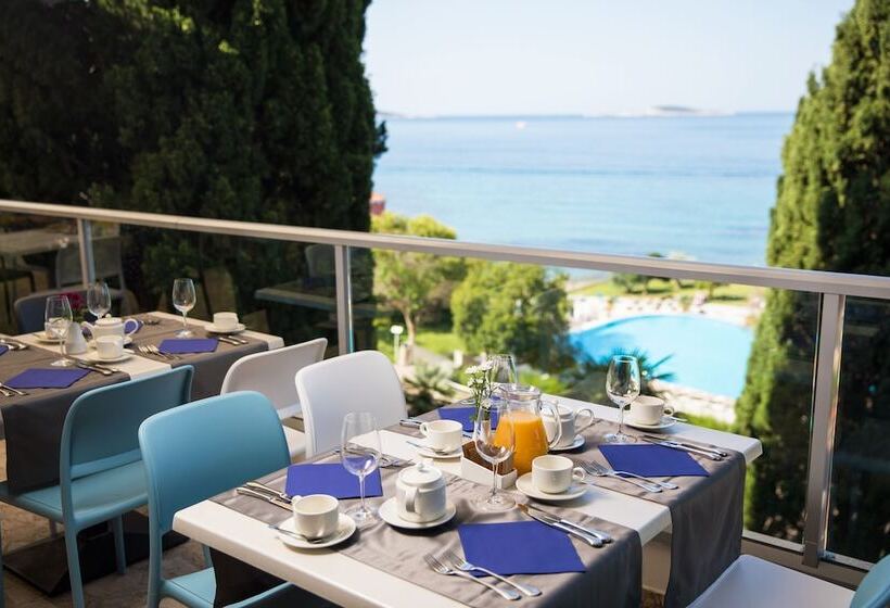 בית מלון כפרי Maistra Select Astarea