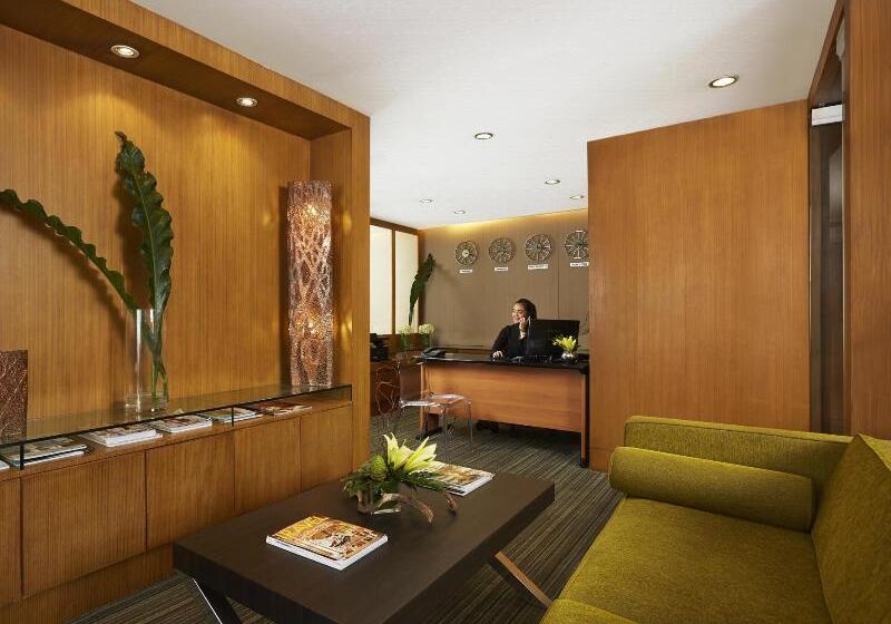 هتل Astoria Plaza